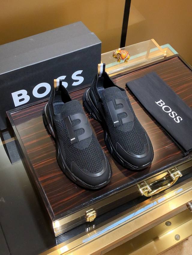 商品名称：Boss 波士 正规码数: 38-44 休闲鞋 商品材料：精选 网布鞋面，舒适羊皮内里 ；原厂大底。